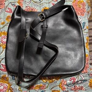 Elegant Black Leather Shoulder Bag
